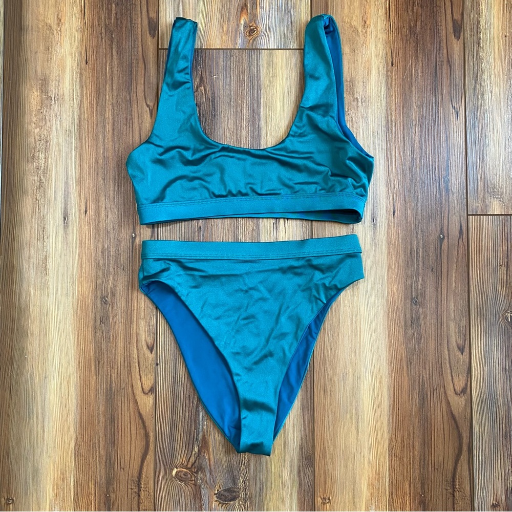 Bikini Top & Bottoms Set